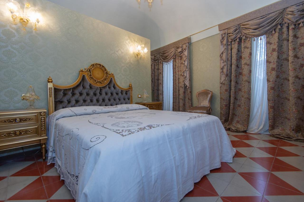 Palazzo Tilli Casoli  ภายนอก รูปภาพ