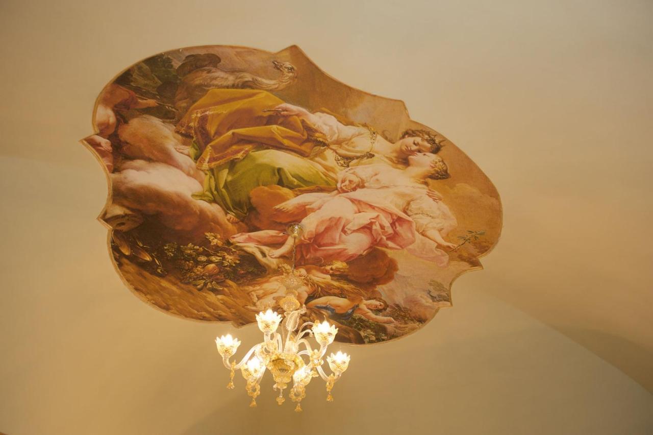 Palazzo Tilli Casoli  ภายนอก รูปภาพ