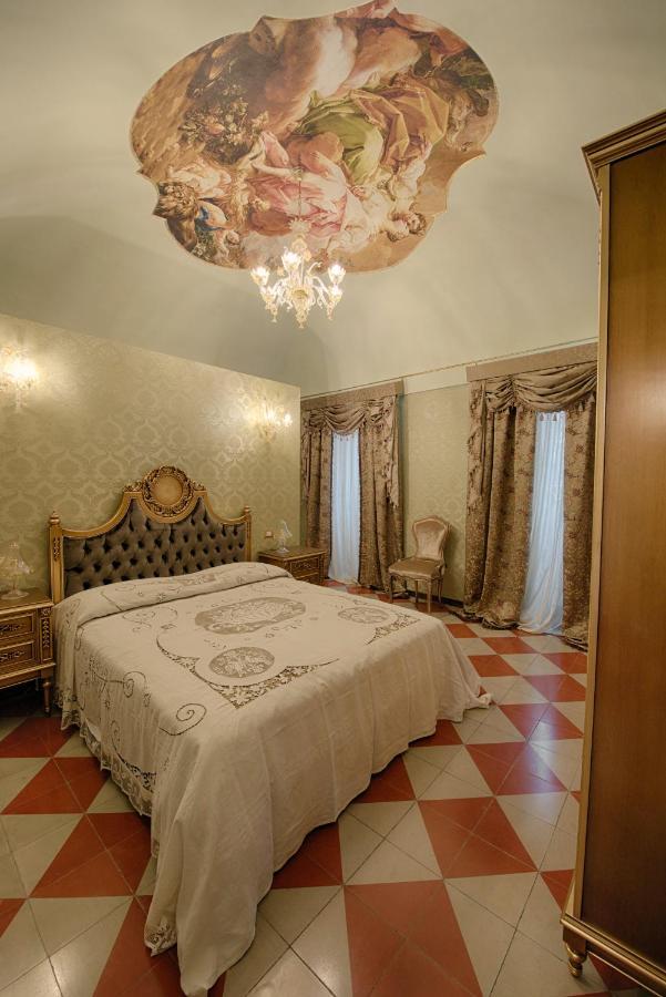 Palazzo Tilli Casoli  ภายนอก รูปภาพ