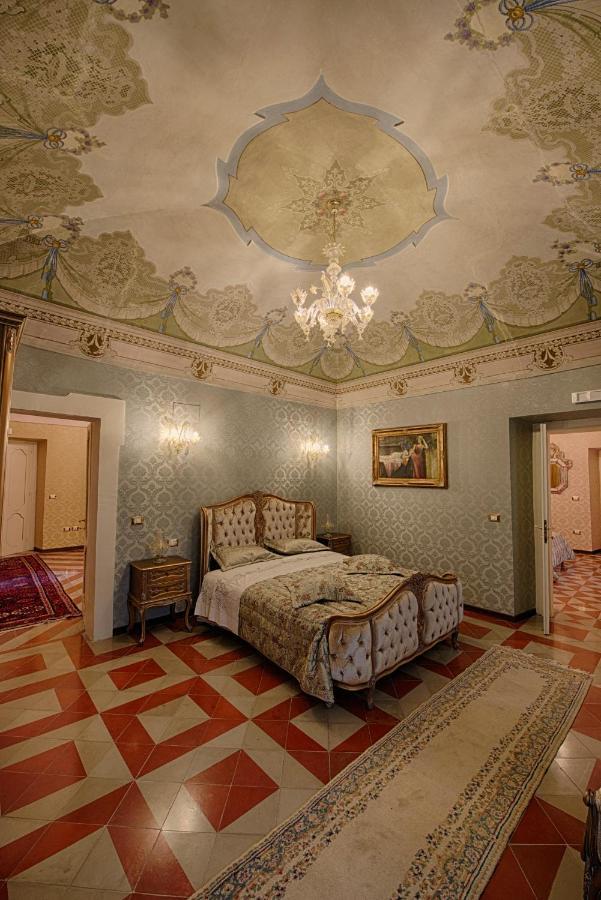 Palazzo Tilli Casoli  ภายนอก รูปภาพ