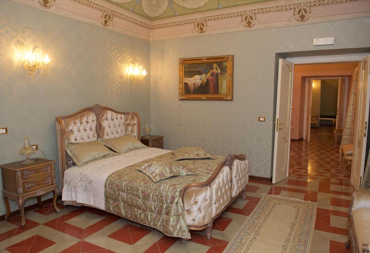 Palazzo Tilli Casoli  ภายนอก รูปภาพ