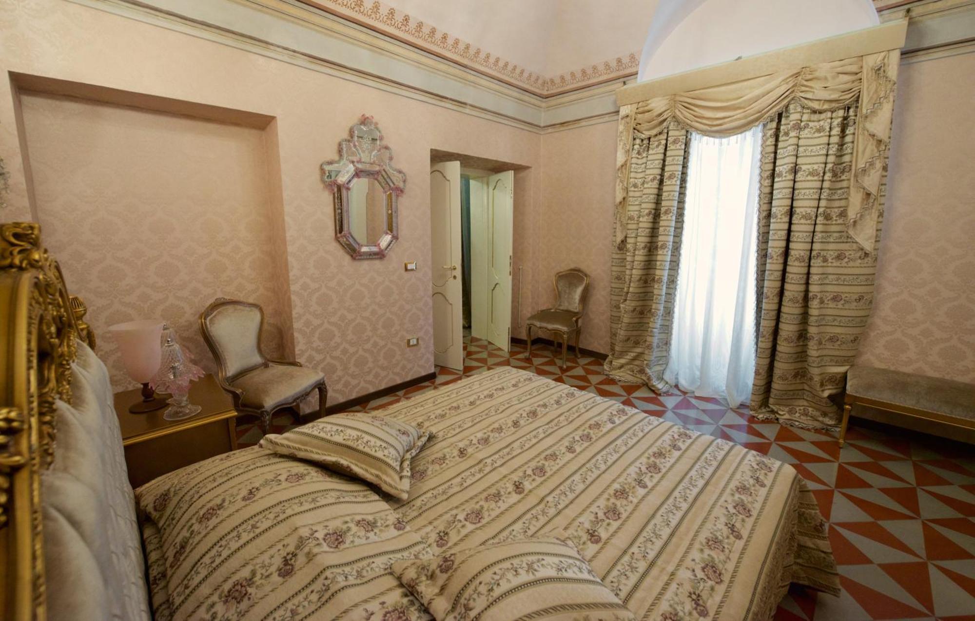 Palazzo Tilli Casoli  ภายนอก รูปภาพ